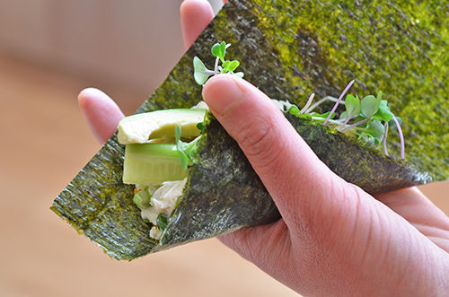 foodffs:  CRAB + AVOCADO TEMAKI Really nice recipes. Every hour.