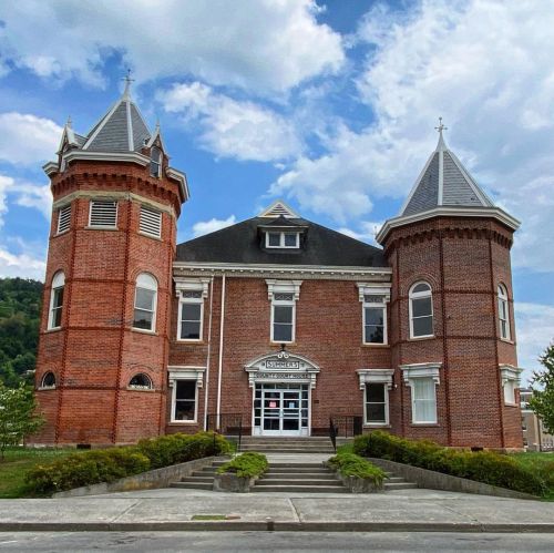 July 25, 2021. “Summers County, WV Courthouse”. #summerscountywv #hintonwv #courthouse #