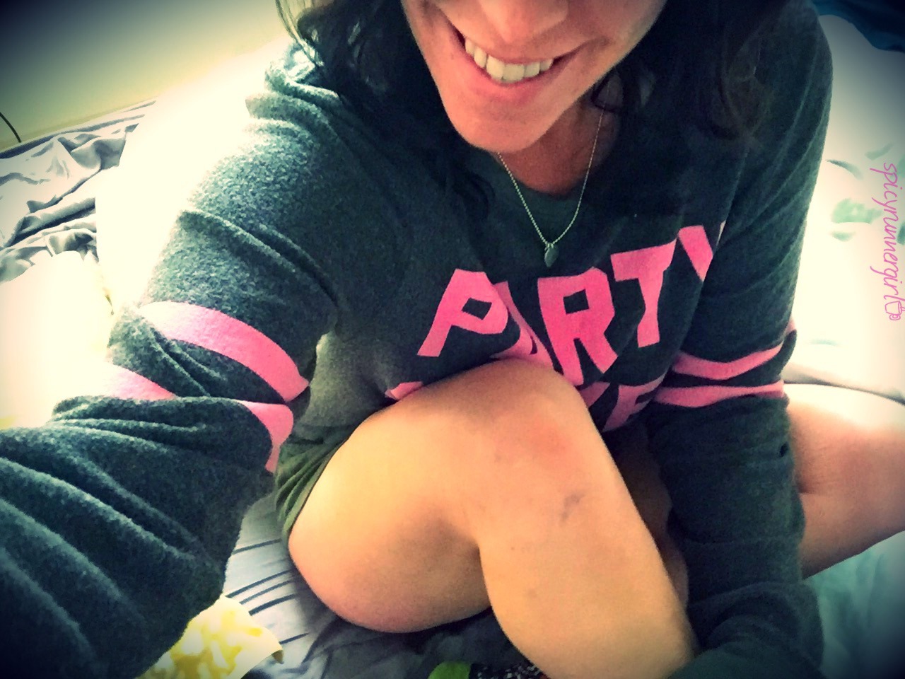 spicyrunnergirl:  Omg, it’s so cold! I need some coffee, a hot shower, bacon and
