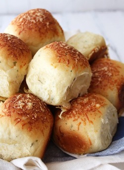do-not-touch-my-food:  Garlic, Herb, and Cheese Bread Rolls