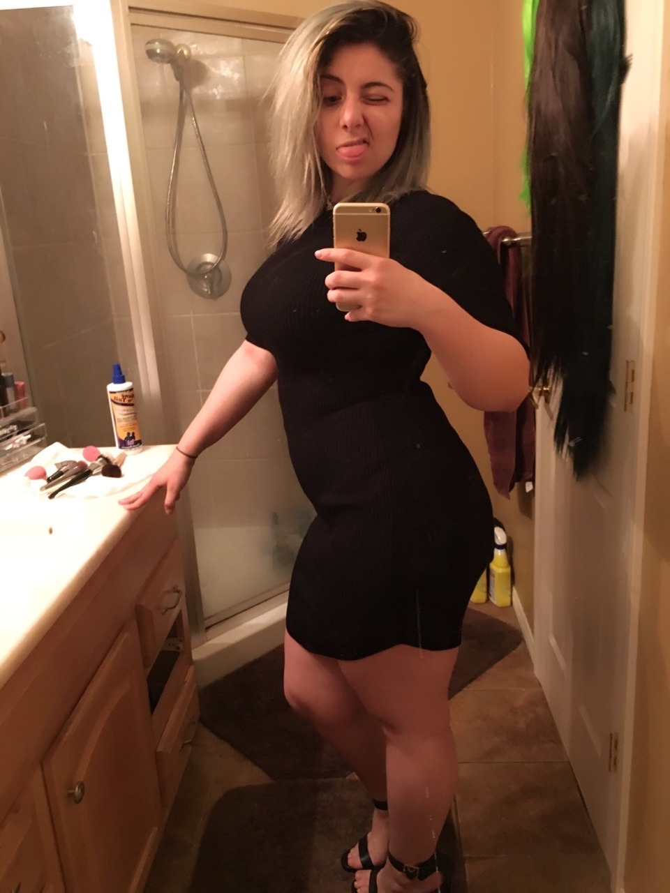 daft-tyler:  Sweet holy geezus she drives me wild.  Damn amazing body