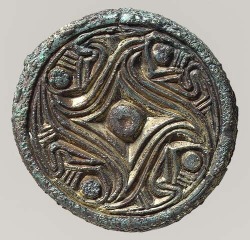 hammer-ov-thor:  Brooch, 600–700 Vendel