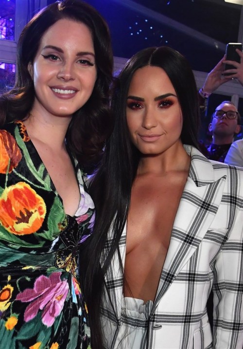 DEMI LOVATO’S TITS HANGING OUT AT THE MTV EMAS - 2017