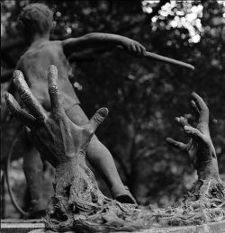 Grasping at life (statue in Staglieno cemetery,