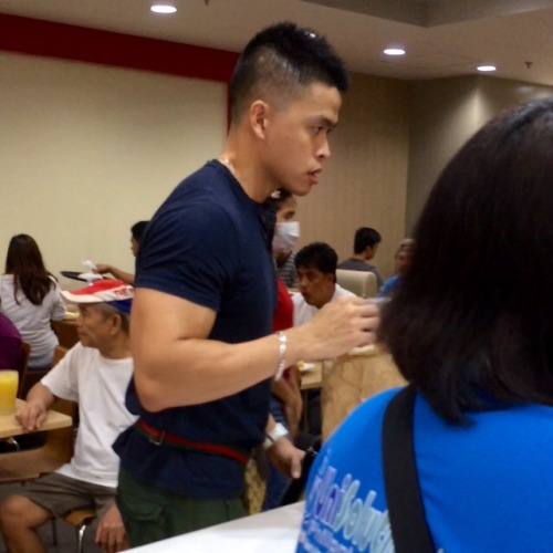 Chinito guy in local fast food bro