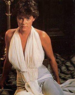 cynema:  Amanda Bearse as Amy Peterson in the original Fright Night (1985) dir. Tom Holland