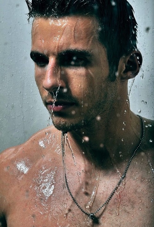 they-all-do-it-like-that:  Follow me:http://they-all-do-it-like-that.tumblr.com