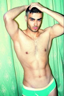arabgay:  #kuwaiti #topless
