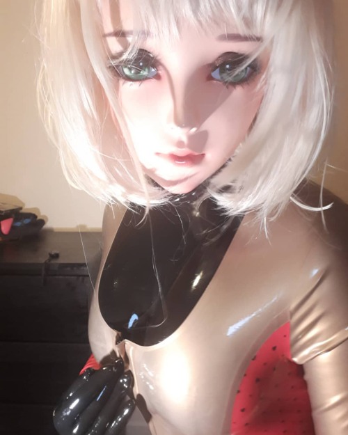 Close … and personal #rubber #latexfetish #Latex #animegao #animegaokig #animegaokigurumi #ki