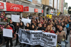 tabuttakibulutlar:Cinsiyetin fark etmez .Eğer bugün tecavüze sesini çıkarmazsan. Yarın seni de SİKERLER.