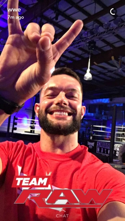 isamizayn:  Dean looks good in blue as Finn looks good in red. 😍😍 