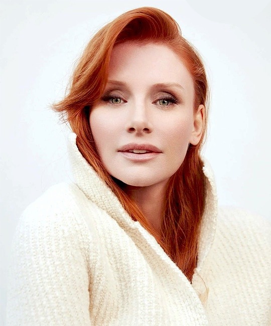 Please reblog and follow The Hottest Hollywood Celebs
Bryce Dallas Howard