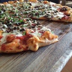 veganpizzafuckyeah:  reblogged from scrinina:  File under “things I wish I was eating right now.” #veganpizza #GatherRestaurant #Berkeley #spicytomato  