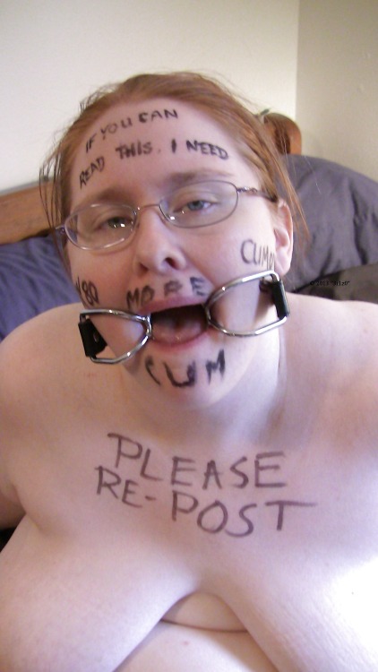 scaryandweird:  derhighlander:  Fat Kate wants to be shown to the world.  Fat Kate. Nice. 