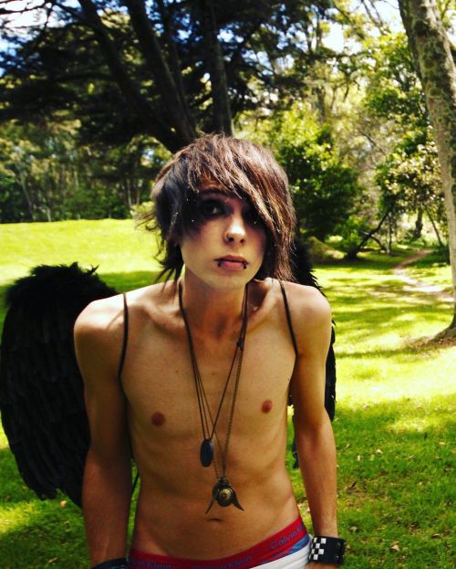 a-soft-creature: Clipped wings #wings #emo #sagger #shirtless #shirtlessguys #skinny www.ins