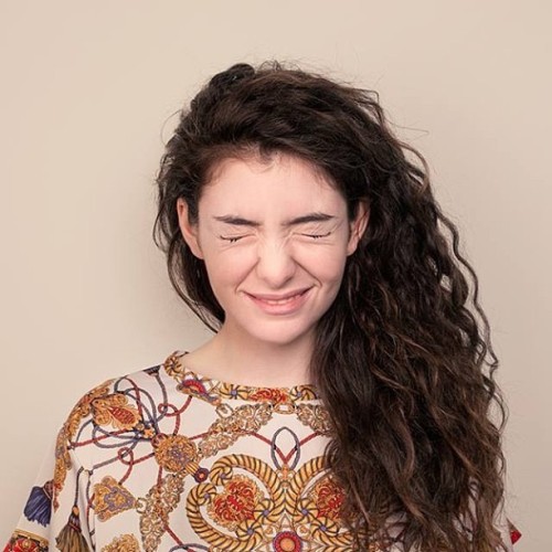  “@LordeMusic: I hate smiling as you all know; I spend my life looking fierce in photos. Here’s a silly. Outtakes w/ @jamesklowe”  