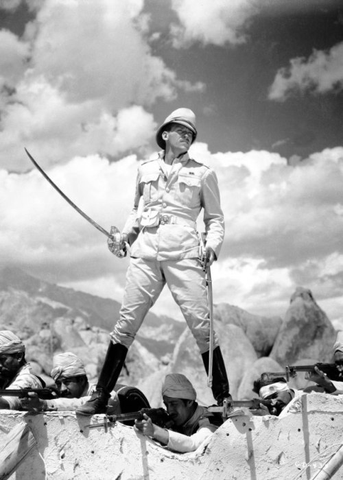 Remembering Douglas Fairbanks, Jr. on his birthday, here in GUNGA DIN (‘39)