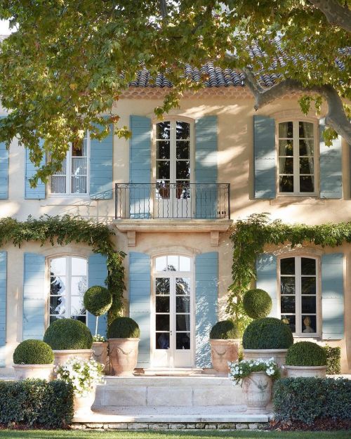 On rêve de l'été et de la Provence… Ok, ajoutons aussi un verre de rosé, des amis et une planche de 