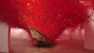 ittie-bittieme:  sixpenceee:  I found this art piece to be so beautiful. This is
