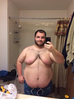 Never-Fat-Enough:  Hezh Sho Kewt!!!!!!!!!!  Awesome Moobs? Check.nice Belly? Check