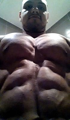 deegle4muscle:  My super wooooooof guy today Um! Um!!