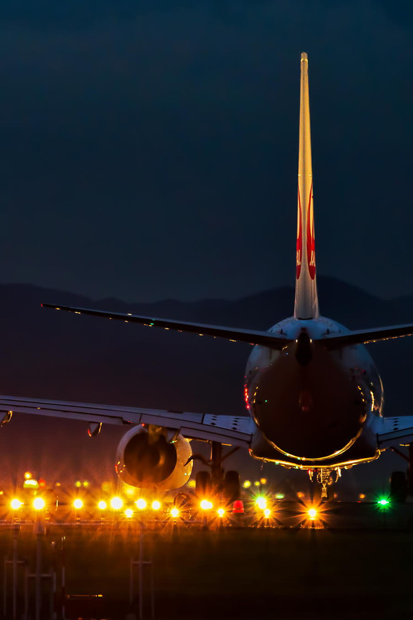 inceration:  instvnct:  Just Before Taking Off : (Miyamoto Y.)   I FOLLOW BACK