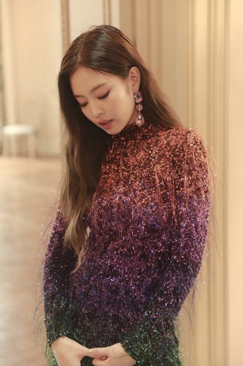 blackpinkofficial: [PRESS] Behind the scenes of JENNIE - SOLO MV!