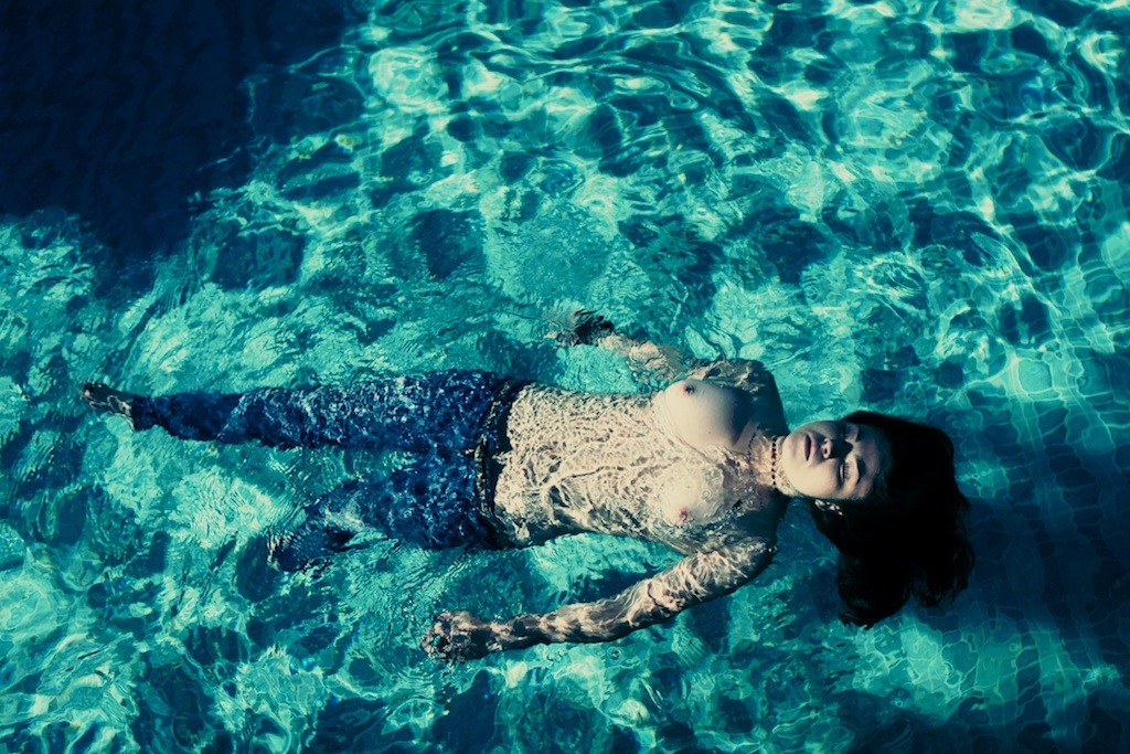 splicepicturesx:  floating