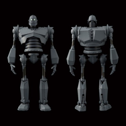 “See anything unusual, Hogarth?“Riobot The Iron Giant 1/80 Scale Pre-Painted Figure: The Iron GiantP