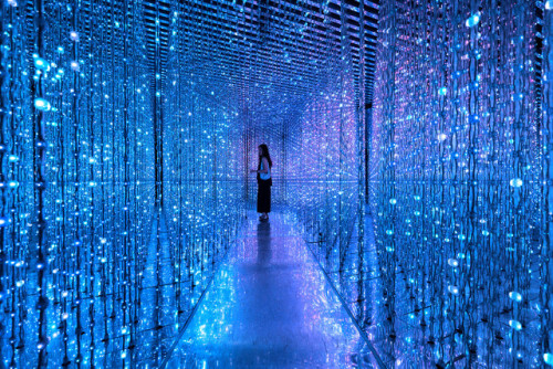 Crystal Universe, TeamLab Seoul exhibit.Formed in 2001 and represented by the Pace Gallery since 201