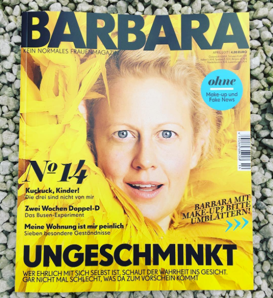 Die Wunderschöne Sexy CHick Ivanka Mit Ihren Natürlichen Körper Zeigt Ihre Pluspunkte In Der Nähe Des Pool Die Wunderschöne Sexy CHick Ivanka Mit Ihren Natürlichen Körper Zeigt Ihre Pluspunkte In Der Nähe Des Pool