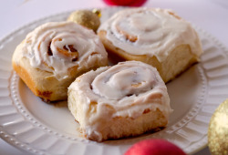 fattributes:  Christmas Morning Cinnamon Rolls