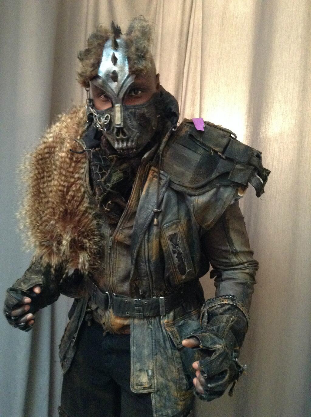 #the100  heychief said:  Can you guys post more costume pics of the Grounder outfits