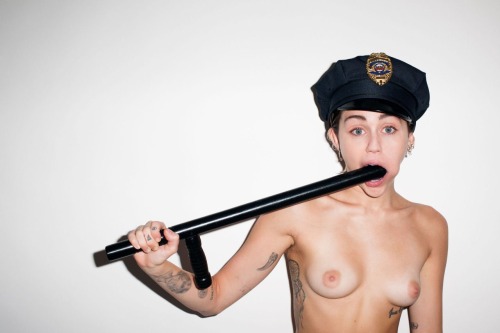 Porn celeb-babes-archive:  📂 Miley Cyrus | photos