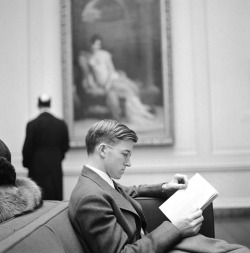 mrsramseysshawl:  Esther Bubley, Washington, D.C. Spectator in the National Gallery of Art on a Sunday afternoon, Mar 1942