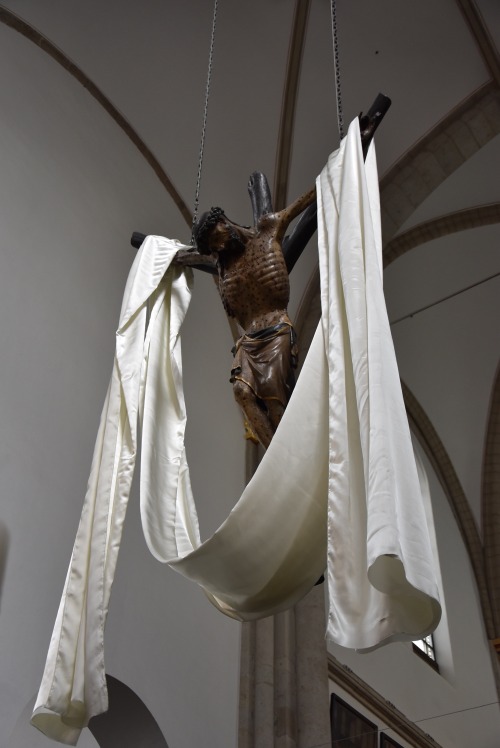 Crucifixus dolorosus @ Church of St. Severin, Cologne (c. 1330).