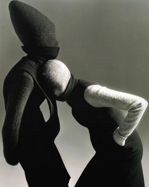 disease:  CHALAYAN A/W 1998 | PANORAMICPHOTOGRAPHY: RICHARD AVEDON