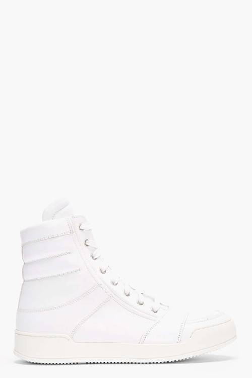 wantering-sneakers:  White Leather Zippered high-Top SneakersHeart it on Wantering and get an alert when it goes on sale.