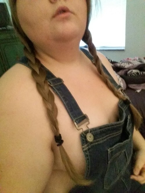 schoolgirlbbw: anyone feel like fucking a fat naughty farmgirl?? follow me here