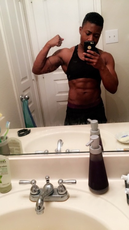 zombaeeeee:Bareskin binder and tired flex selfies