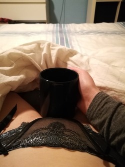 faiekitten:  Good morning lovelies. Anyone care to dip their fingers in for a taste?