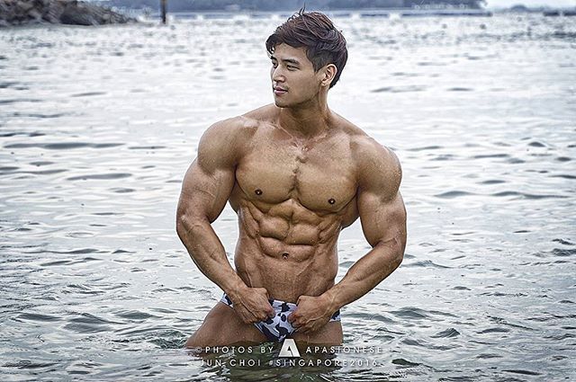   Musclemania Pro Jun Choi (최성준)   