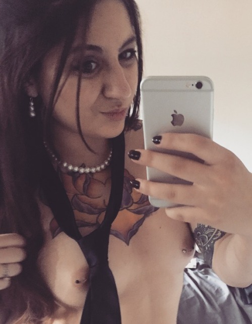 bruisedbydaddy:  Pearls and a tie… I’m such a fucking classy, sassy little girl.