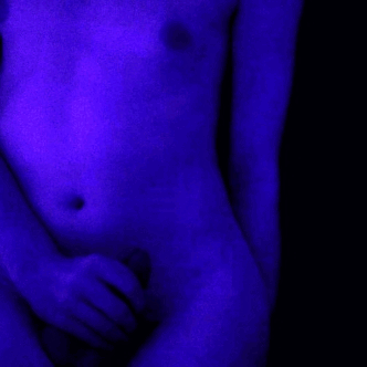 hello-katzi:Blue light special