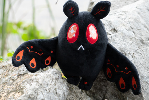 bornunderabluemoonbaby: clockworkzombe: secondlina: Mothman &amp; Mothball plush kickstarter is 