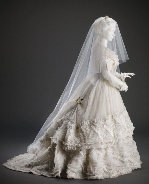vint-agge-xx:1870 Victorian Wedding Gown