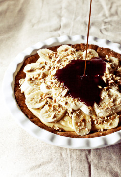 Chocolatefoood:  Fullcravings:  Banana Cream Pie With Salted Bourbon Caramel  Caramel