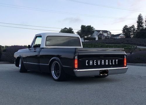 Not too much, not too little, but just right. Chris Chandler’s 1971 Chevrolet C10 truck is pow