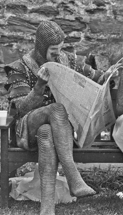 glamoramamama75:themaninthegreenshirt:John Cleese taking a break on the set of Monty Python and The 