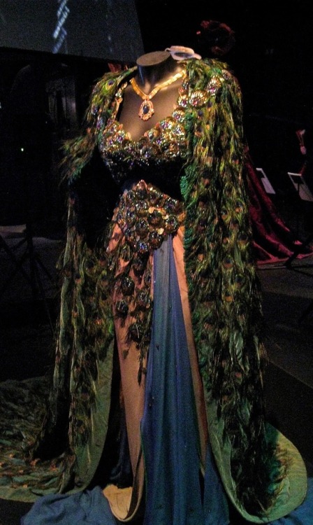 costumeloverz71:Delilah (Hedy Lamaar) Peacock gown. Samson & Delilah (1949) Costume designed by 